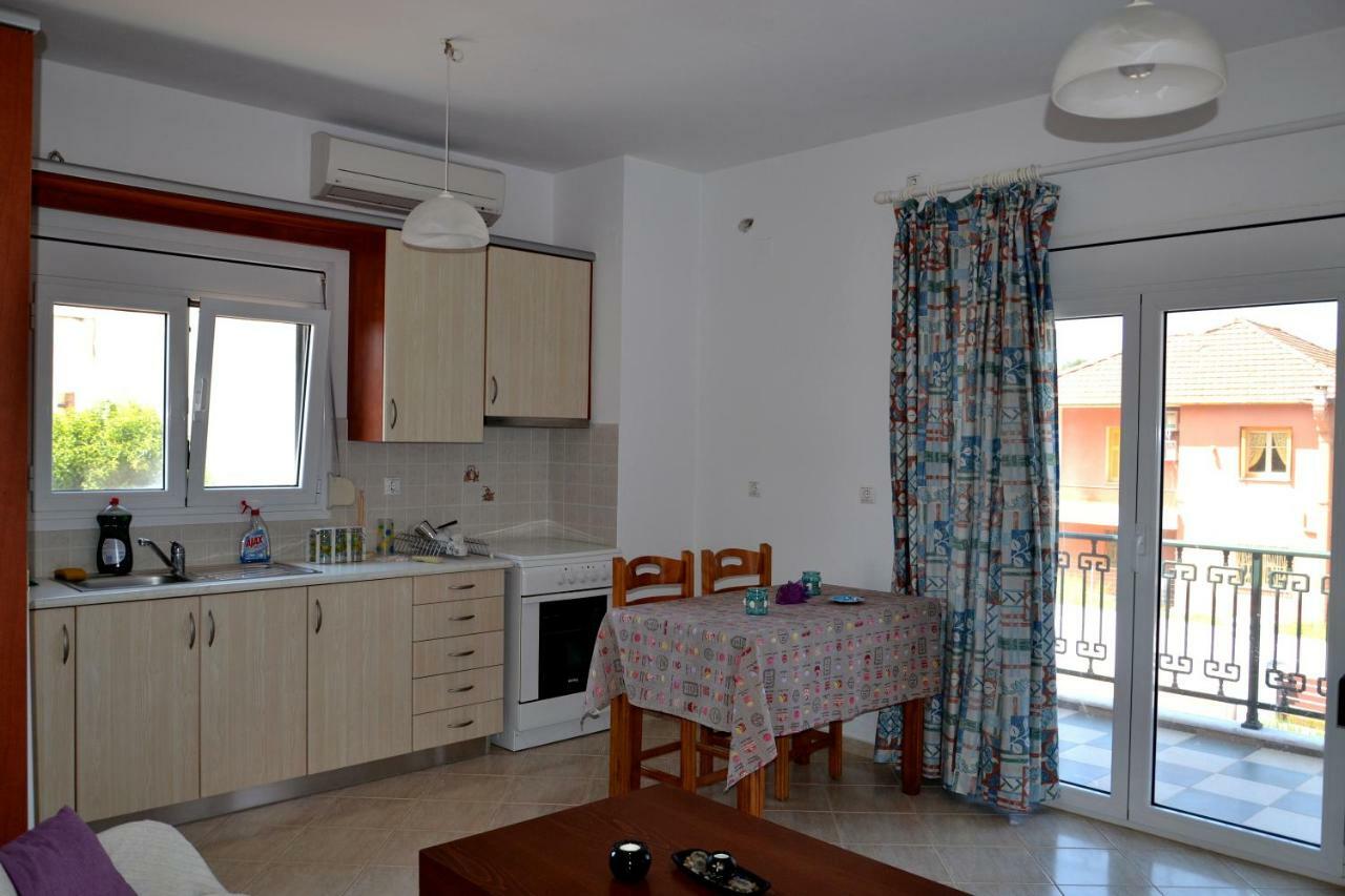 Spacious 1 Bedroom Apartment 2 Km To Pessada Beach Dhorizata Bagian luar foto